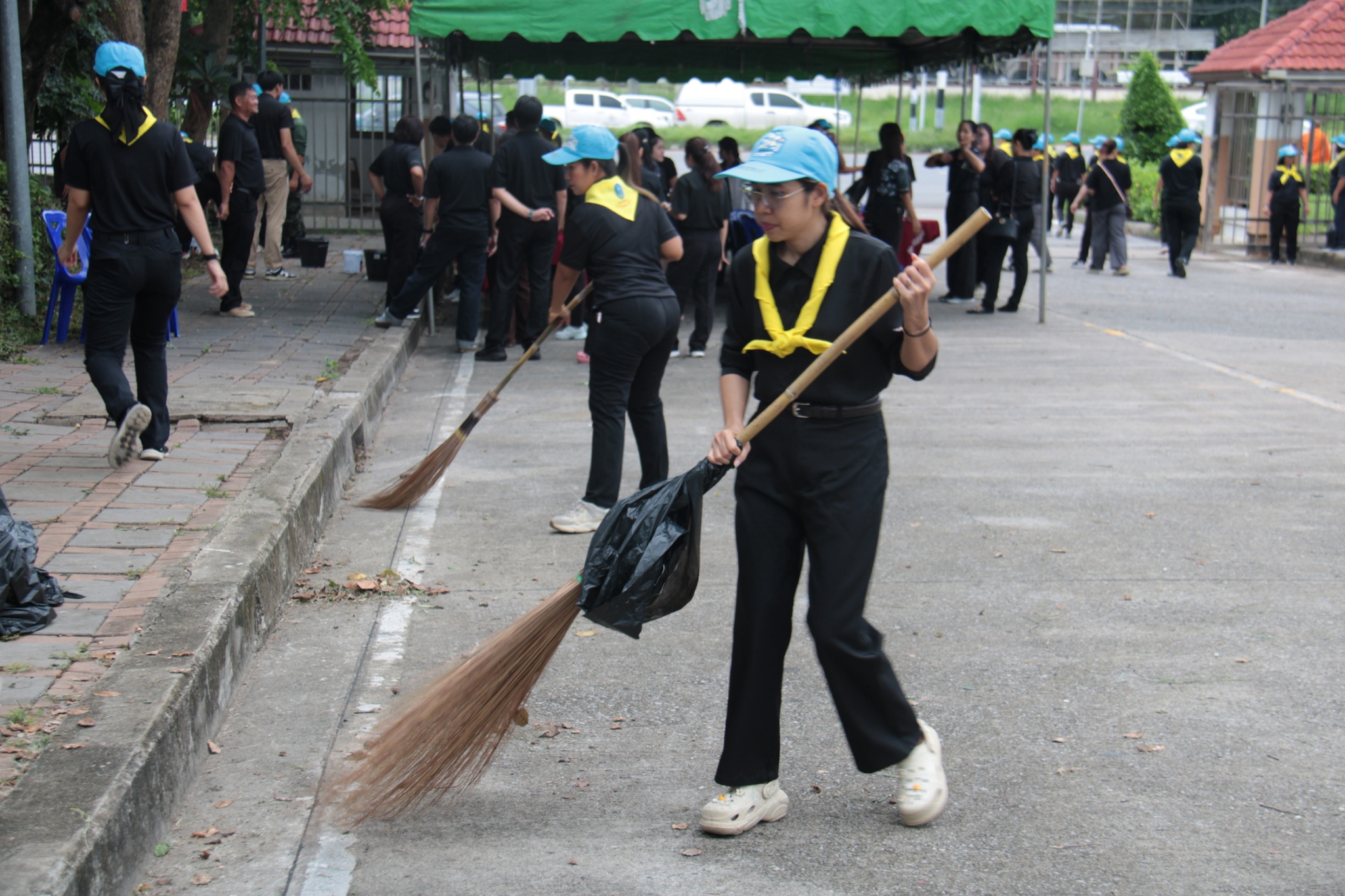 title - สำนักงานการปฏิรูปที่ดินจังหวัดเพชรบูรณ์ เข้าร่วมกิจกรรมจิตอาสาเฉลิมพระเกียรติพระบาทสมเด็จพระเจ้าอยู่หัวและสมเด็จพระนางเจ้าฯ พระบรมราชินี
